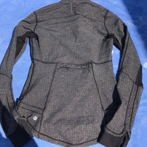 Lululemon quarter zip in perfect condition!